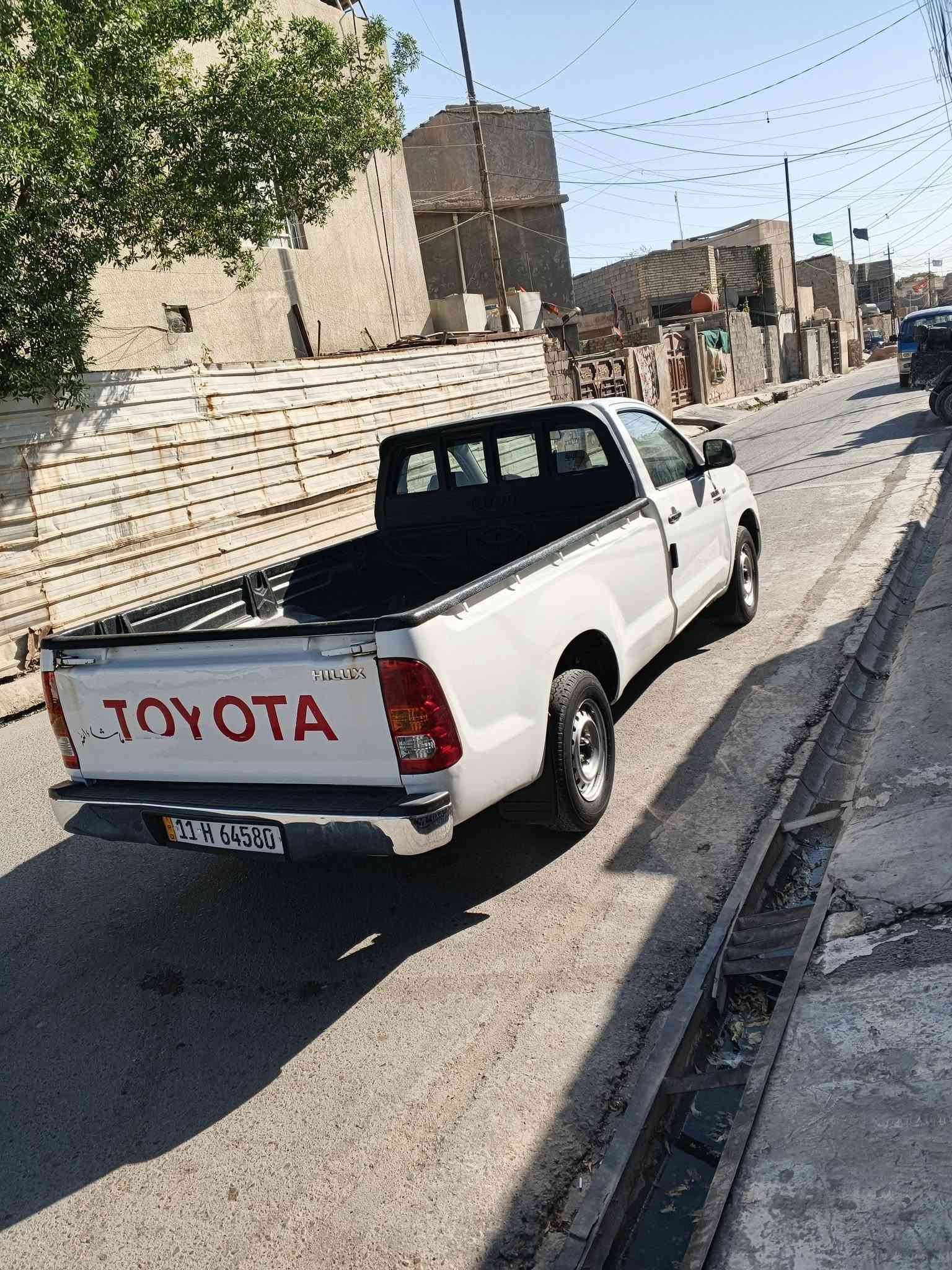 هايلكس • ٢٠١١ • رقم بغداد
