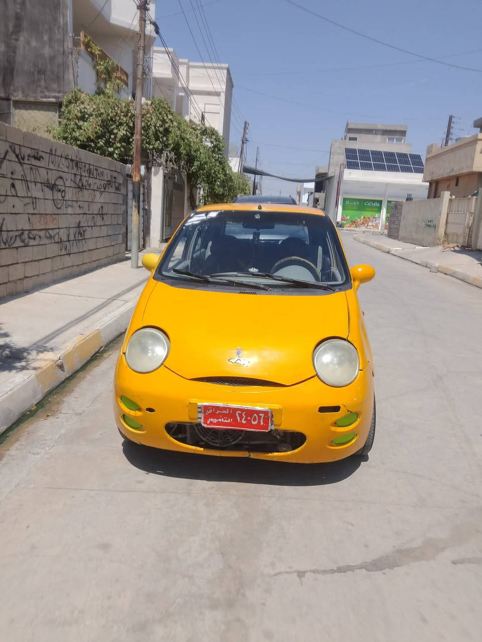 السلام عليكم كيو كيو للبيع كير محرك بشرط رقم احمر صاحبه موجود دفتر بانزي بيه سنويه كارتون السعر 14 بيه
 مجال ترهم مراوس رقم الهاتف *********** بي واتساب فقط
