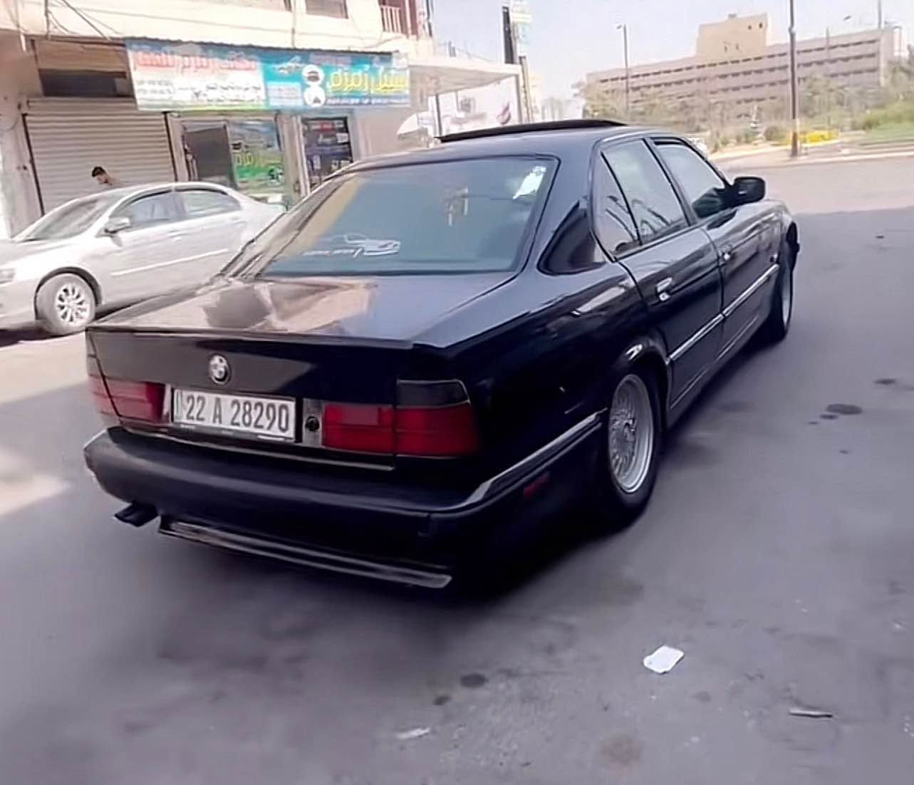 525 كير عادي كيرو مكينة بشرط رقم هولير سنوي جديد بيطاقة بانزين موجود مابي اي مسرف. ***********
‏*********** كركوك, العراق

نص مكتوب في الصور:
- RONAKI
- Erbil, Iraq
- ماشآ الله