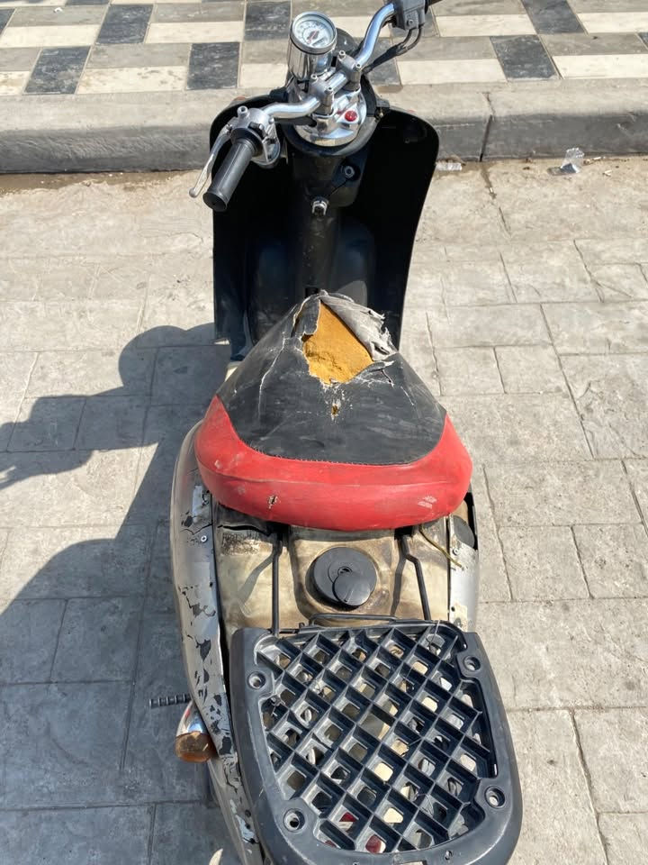 سلام عليكم مره رخصه الادمن كلاسك ستين للبيع شغاله هندر بريكات نقصها كهربائيات شلعه معدل دراجه خرسه كامله لبيع سعرها 150 او بيها مجال مكاني شعب شارع عدن قرب جامع الشروفي رقمي *********** واتساب
