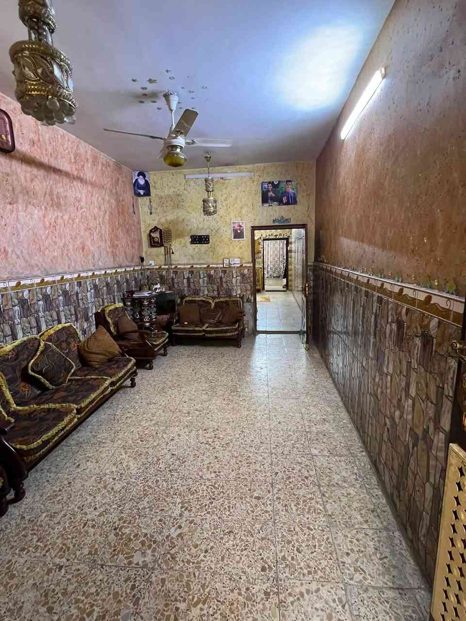 دار للبيع في الشعب قرب مستشفى الزهراء الاهلي نهاية الفورتات البيت طابو صرف المساحة 78 متر يصير فرع مغلق الاستفسار علئ الرقم ***********
