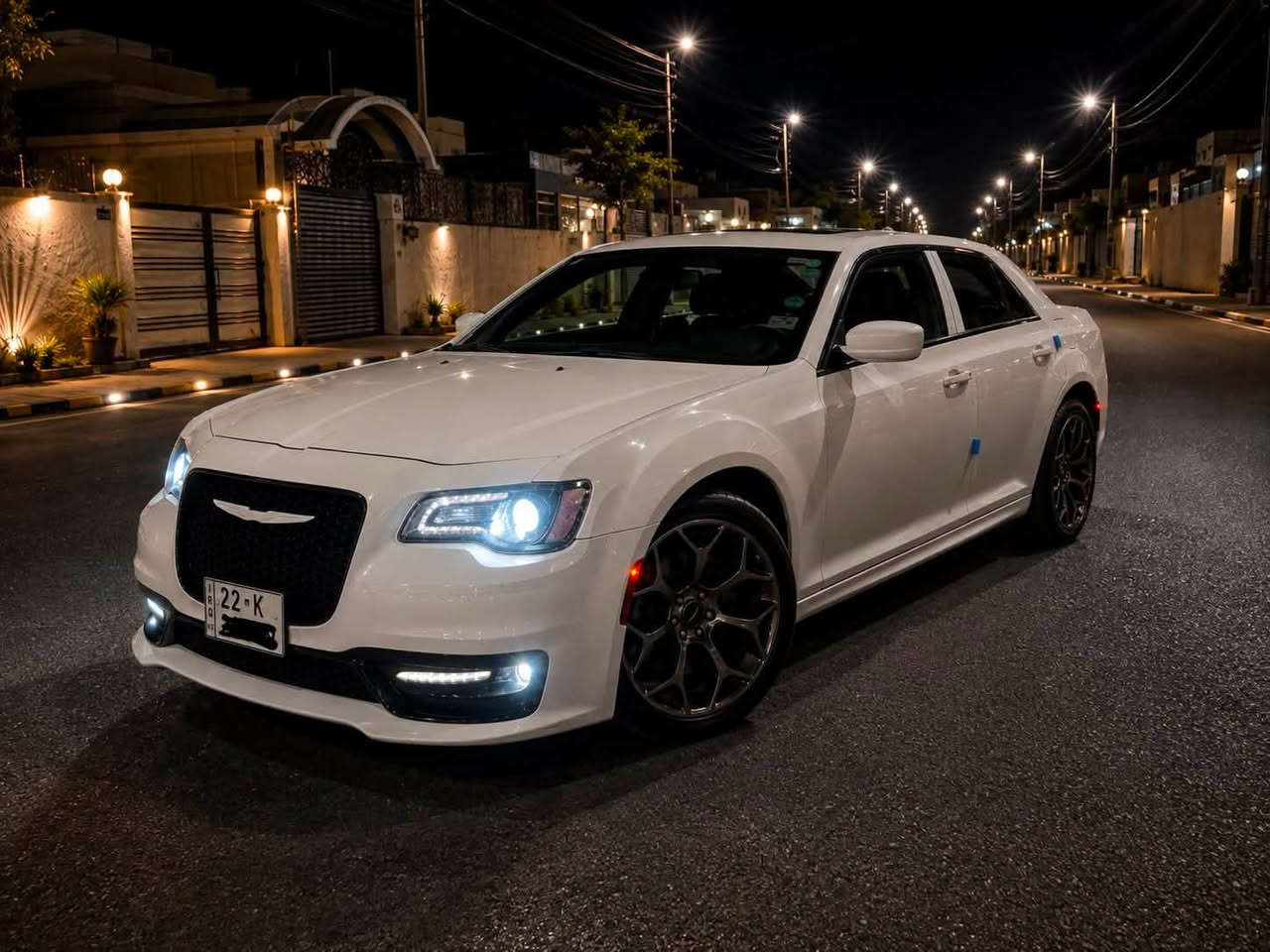 كرايسلر S300 2018 كندي كندي
فول مواصفات بانوراما 
ماعدا الرادار السياره مكفوله بيها بس شوي بارد بالجاملغ الامامي السياره جديده كلش ميحتاج اكتب تفاصيل اكثر لان معروفه مواصفاتها وسياره كلشي بيها بحالة ممتازه وجاهزه من كلشي 
*********** واتساب 
*********** للاتصال 
مكاني نجف
