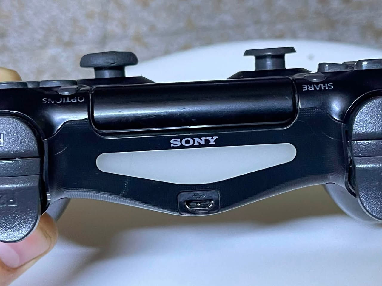 جوستك اصلي ps4 فحم
ما اعرف شنو الخلل السعر ١٠ الاف فقط للتواصل *********** بغداد الشعلة ومتوفر توصيل
