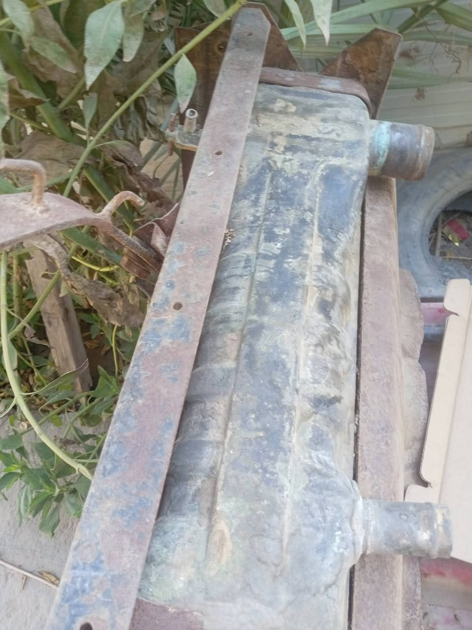 من رخصت مدير الكروب غراظ هينو ٨ طن *********** راديتر براص نظيفة حله
