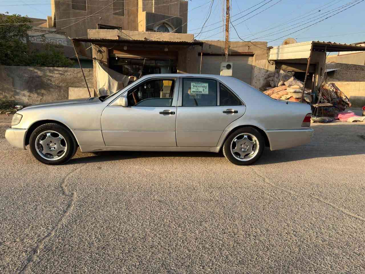 السلام عليكم مارسدس شبح  موديل 91 محرك كير تبريد كامله غرفه حلوه رقم بغداد  السعر 48 ورقه وبيه مجال بالمعقول عنوان حله مركز المدينه رقم تلفون ***********
