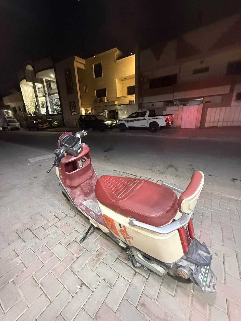 السلام عليكم هاي الدراجه شحن وحش الكون سعرها مليون دينار وبيها مجال بسيط بصمتين
وبطاريتها نضيفه استعمالها نضيف والدراجه كلش نضيفه تجي تفحصها كدام عينك وتاخذها العنوان بغداد الكاضميه للتواصل الرقم *********** وشكراً جزيلا .
