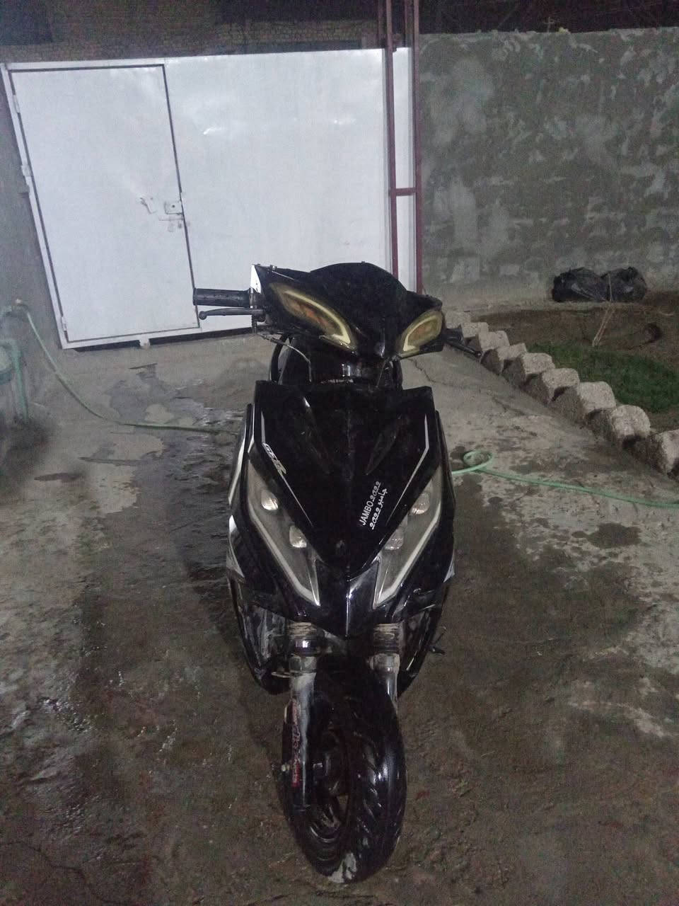 السلام عليكم
دراجه جامبو للبيع مفتوحه بوشه 
دراجه حلوه ونضيفه 
ابيع كوم حديد السعر 350وبيها مجاااال 
شغاله سلف اشاير عالي ناصي كهربائياتها كلها شغاله... 
***********
