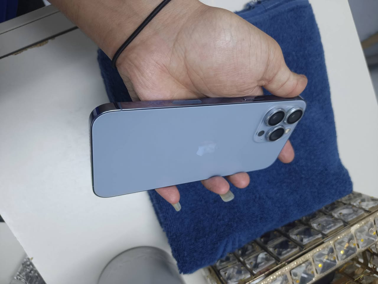 iPhone 13 Pro Max | 256GB

كل تفاصيل داخل ل صوره 
 شاشة أصلية مستبدلة
128 ذاكره 
85 بطاريه 
الجهاز ما يحتاج شي كلشي شغال 
السعر: 465

📍 بغداد – ابو غريب حي الرسالة 
📞 *********** | واتساب
