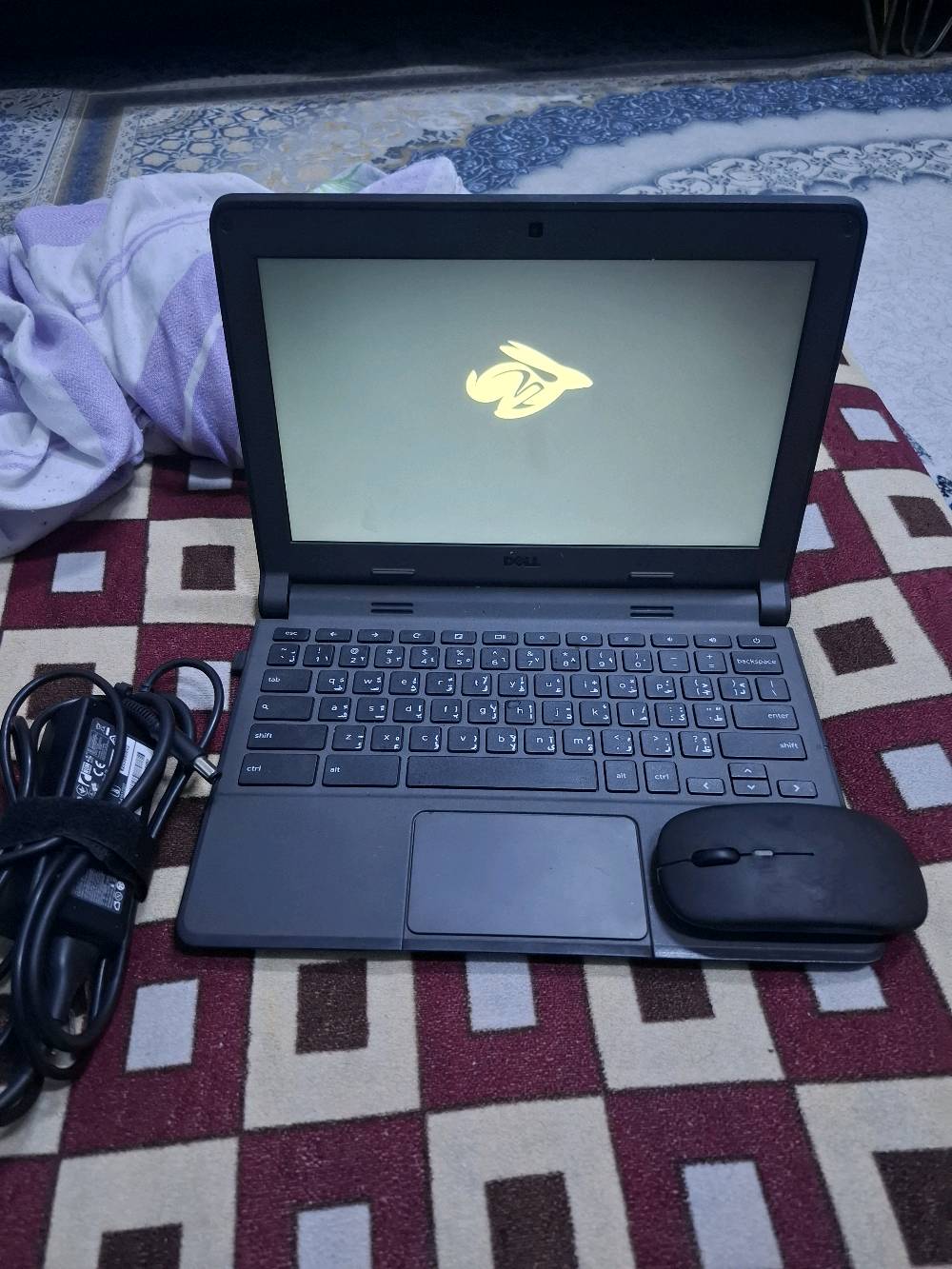 جهاز لابتوب نوع دل المعالج سليرون الرام 4 كيكا بايت الجهاز  للتصفح والدراسة والطباعة مع ماوس واير لس وشاحنة أصلية السعر ٧٥ ألف للتواصل على الرقم ***********