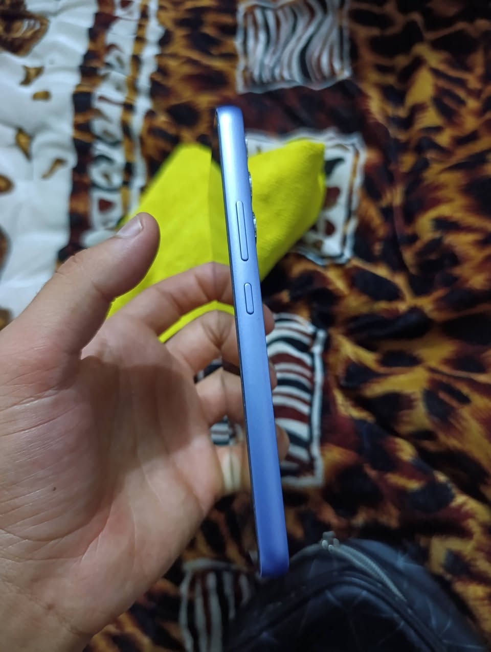 سامسونك A54 5g ذاكرته 256 رام 8 مستبدل ضهر فقط بغداد الدوره بيع او مراوس ب 230 الف ***********
