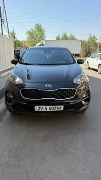 كيا سبورتج 2021 ماشيه 101  4X4  (السعر 148)العنوان شارع فلسطين 0774023...