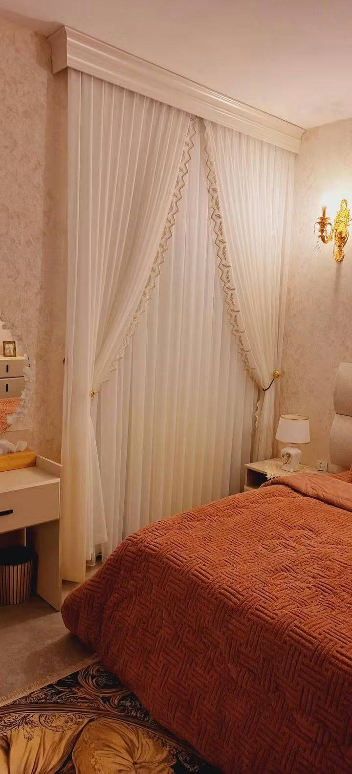 🏠 بيت للبيع - 200 متر طابو صرف
📍 مجمع اللؤلؤة - منطقة الحر - بالقرب من المستشفى التركي - كربلاء

مواصفات البيت:
• المساحة: 200 متر مربع طابو صرف • 3 غرف نوم • صالة كبيرة • استقبال • مطبخ حار + مطبخ بارد • 3 صحيات داخلية • حديقة أمامية + حديقة خلفية • كراج سيارة 
البيت بناء نظيف وجاهز للسكن، موقعه مميز داخل المجمع وقريب على كل الخدمات والمستشفى التركي.

للاستفسار والتواصل:
📞 ***********
متوفر واتساب والماسنجر مفتوح

#بيوت_للبع #كربلاء #الحر #مجمع_اللؤلؤة #

