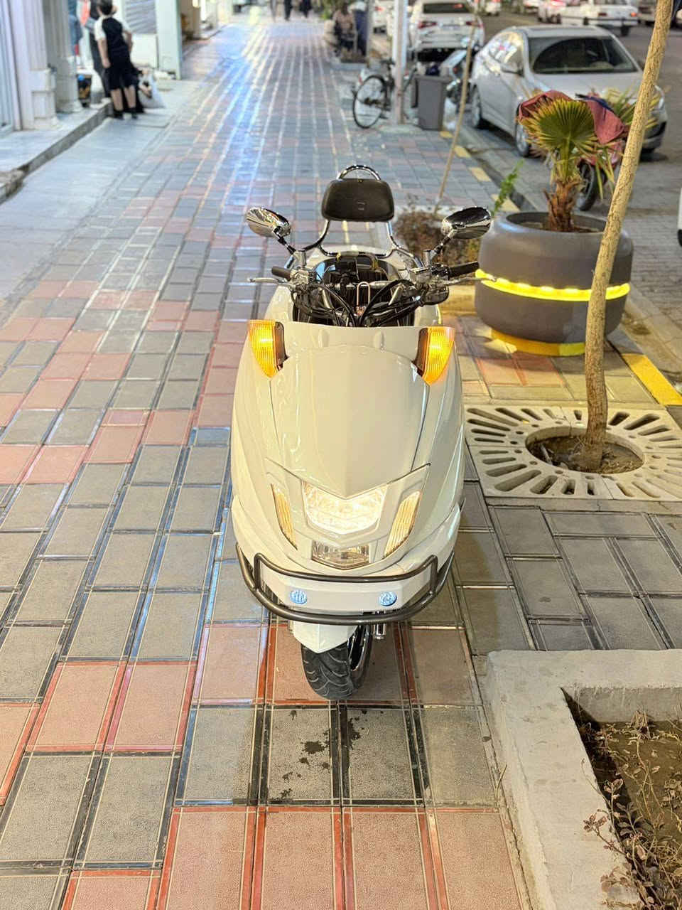 سلام عليكم مرخصت الادمن  دراجه ماكسام
معدل يخبل
نضافه 90%
لون ابيض
حجم المكينه 250 س
ومثل ما توضح الصور
السعر مليون 200 وبي مجال حك الجيه مكاني نجف شارع الروان مقابل ماكس مول وهلا وسهلا بيكم  متواجد واتساب ***********
