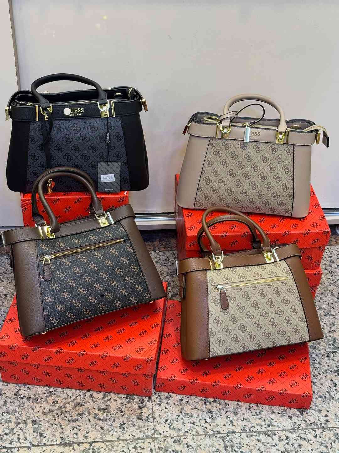 آخر قطع 👌
كوالتي درجة اولى 
#كرار_لحقائب_والاحذية👜👠 
#العنوان_البصرة_شنشل_مول_طابق_الارضي 
#للحجز_او_الاستفسار_مراسلتنا_دايركت📩
