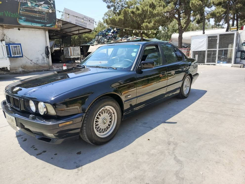 سڵاو خوا bmw 1993فول 525ئۆتۆماتیک دەعمو لئ دراوی نییە دواو پێشی کەپسە هەموو گیانی بەشەرت کێڕو مەکینە بەشەرت چوار تایەو ویلی تازەی لەژێرە سەنەوی بەسەر چوە تەحویل خرامە بەشەرت چرکەو 100$ببڕە سەیارە ماڵی خۆمانە ئاڵوگۆڕوم نیە تەنیا فرۆشتنە ژ.م***********      ژ.م *********** السليمانية, العراق
