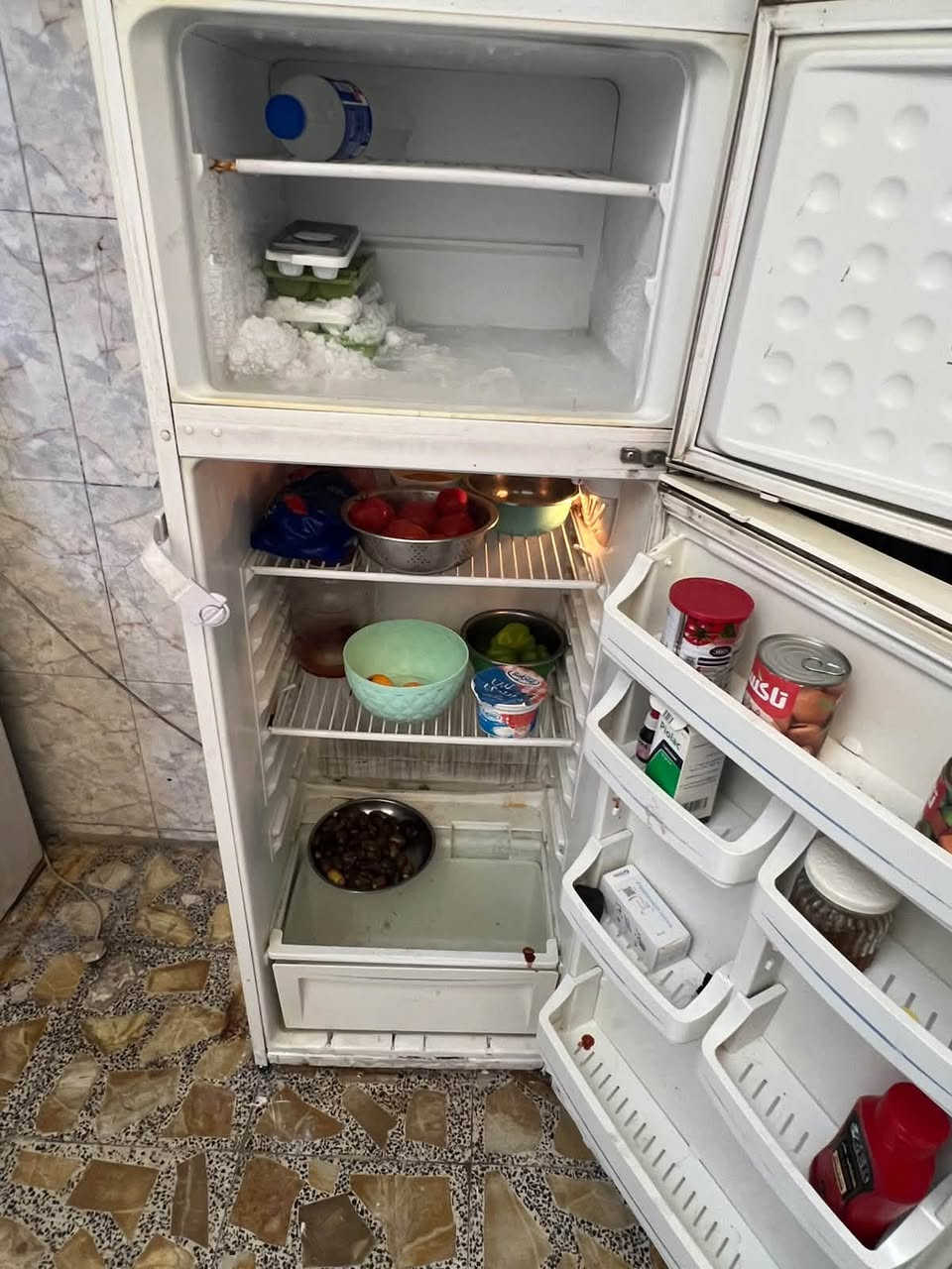 ثلاجة • بحاجة تصليح • بغداد حرية
