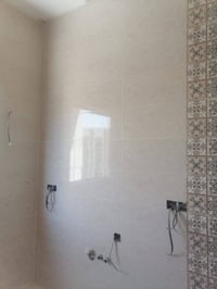 خلفه سيراميك • ٨ ارضي • ٦ ونص