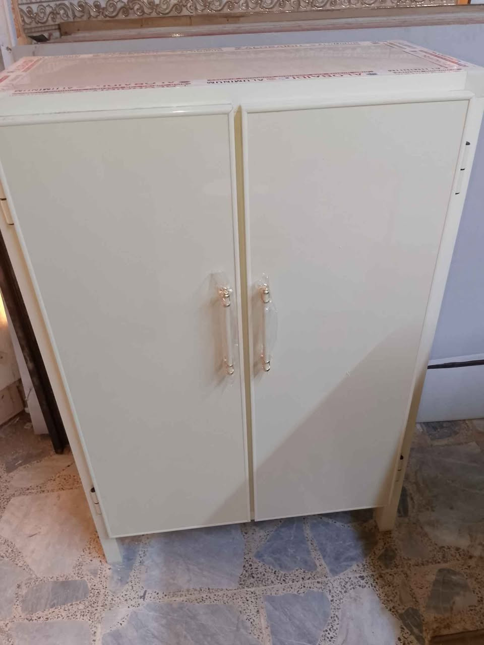 جزامه سعر 110 قياس 120*40*80 مقطعه 5 خانات توصيل موجود جميع مناطق البصره حجز وتساب *********** البصرة, العراق
