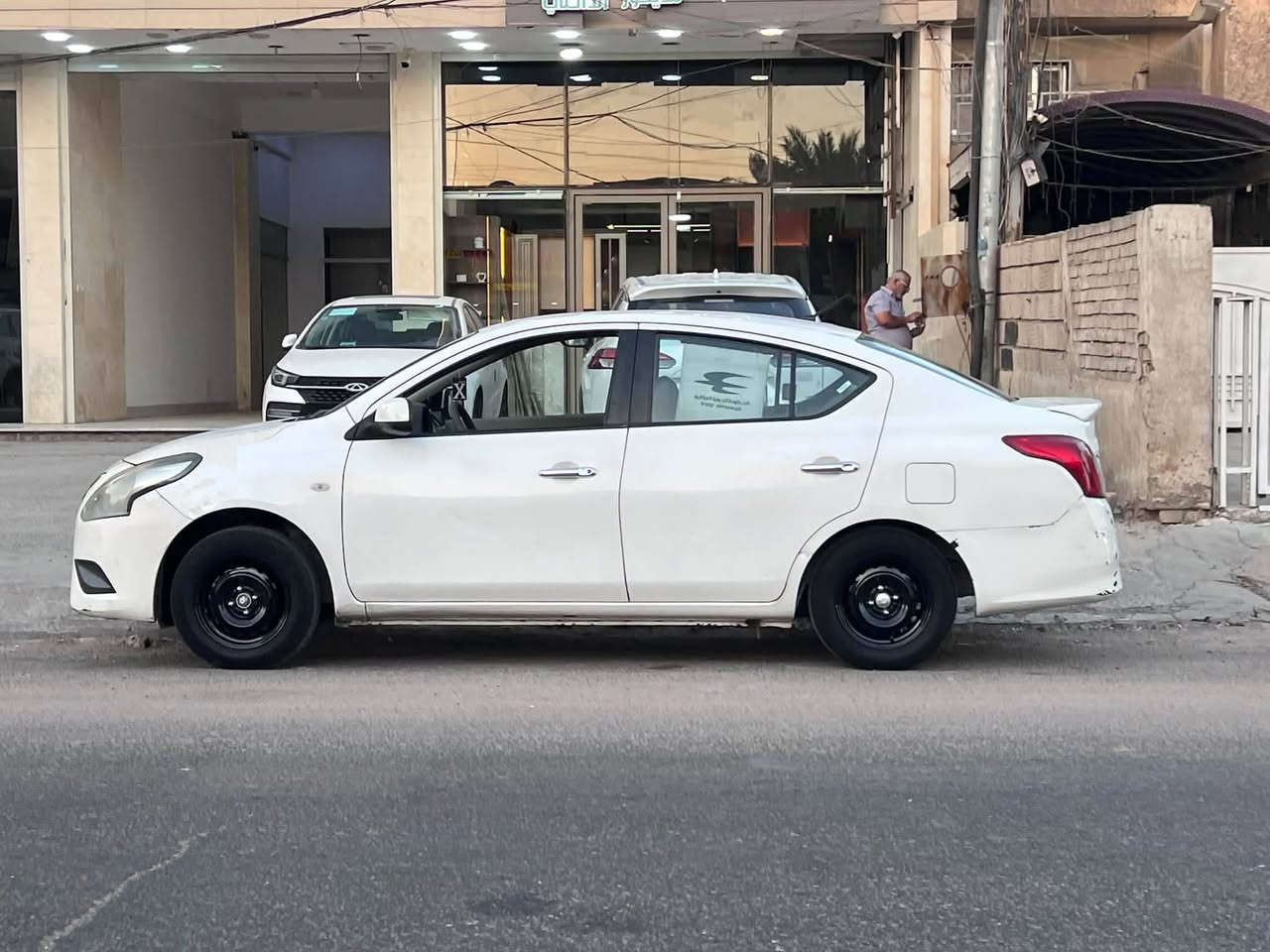السلام عليكم نيسان صني موديل 2019 هندي ابليتة الزركة محرك كير تخم تاير خير من الله بيها صبغ نص جاملف الخلفي صبغ والثاني كلير ملاون وبيها قبغ الجنطة مبدل اثر طخة خفيفة وبيها سحبة بالشاصي الخلفي اثر الضربة بس بدون دواخل وبيها بارد بالجاملغ الامامي دعاميتها الامامية محلوة والبنيد بي فابلون قديم من الشركة وبيها اشوية خدوش ورصعات بالصفاح خفيفة هاي كل الي بيها امانت الله ورسولة بس السيارة جاهزة ترايك للبصرة مكاني بغداد الاعلام السعر 82$ وبيها مجال حك الجية هاذا رقمي بي واتساب اتصل وتدالل اسف ممتواجد علفيس بس اتصال *********** ابو امين
