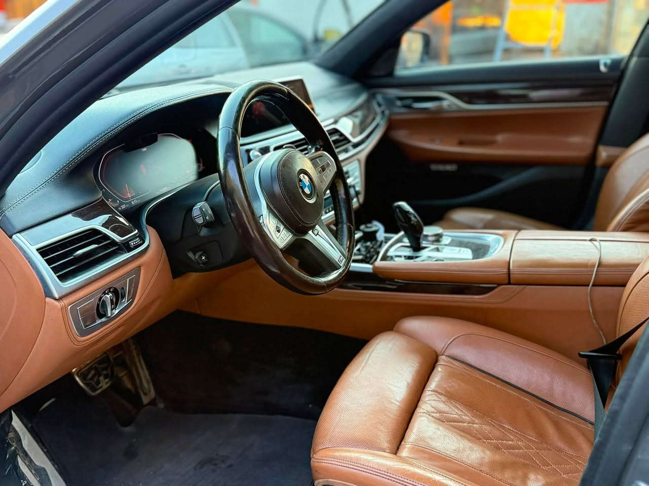 للبیع bmw 740Li 2022 Mpackeg
120km 
***********
