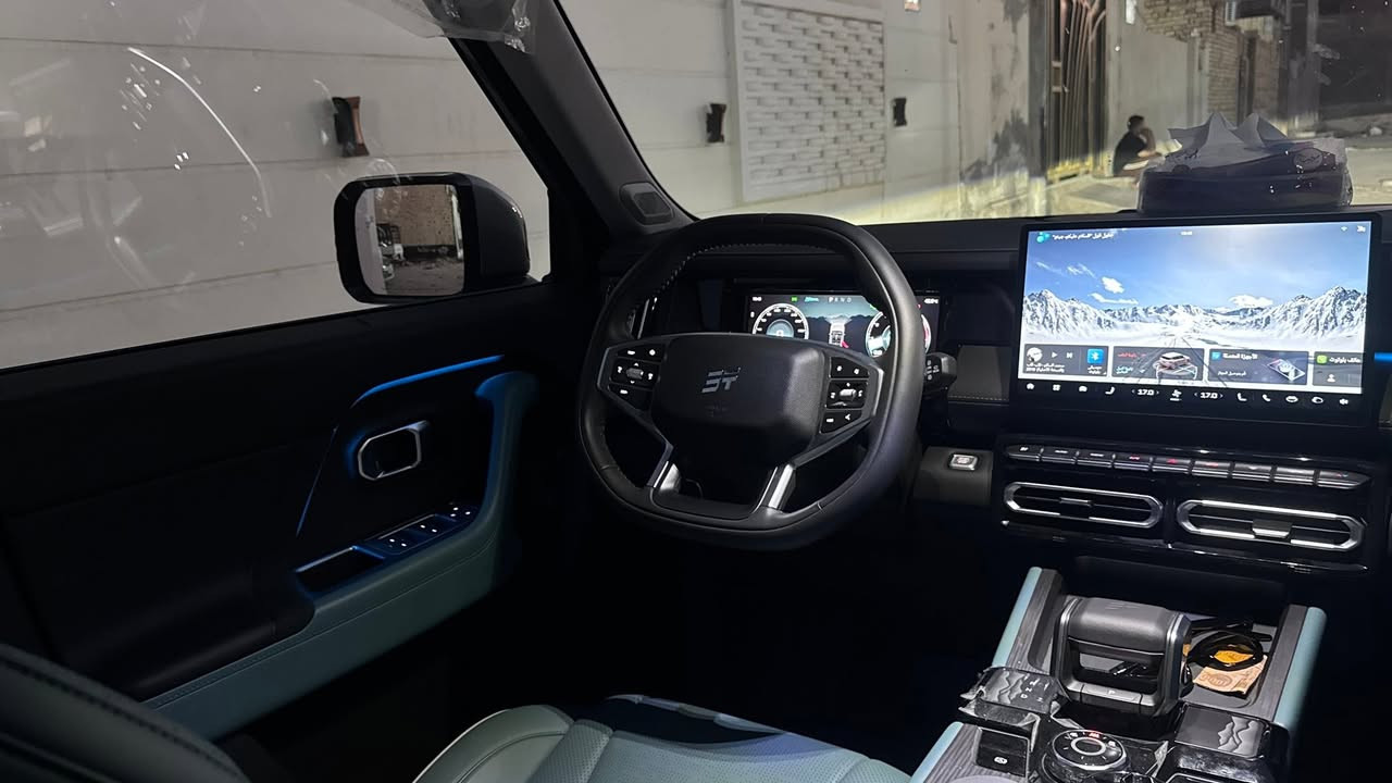 🚙 جيتور T1 Comfort موديل 2026

ماشية 9000 km قابل للزيادة

اللون : رصاصي مات 

⚙️ المواصفات:

✅ محرك 2.0 لتر تيربو (4 سلندر)

✅ قوة 254 حصان

✅ ناقل حركة أوتوماتيك 8 سرعات (8AT)

✅ عزم دوران 390 نيوتن.متر

✅ سعة خزان الوقود 70 لتر

✅ تسارع 0 - 100 كم/س خلال 8.6 ثانية

✅ سرعة قصوى 180 كم/س

✅ 5 مقاعد رحبة ومريحة

✅ شاشة وسطية 12.8 إنش

✅ شاشة عدادات رقمية

✅ دعم Apple CarPlay وAndroid Auto

✅ شاحن لاسلكي للهواتف

✅ كاميرات محيطية 360°

✅ حساسات خلفية

✅ مقاعد جلد مع تحكم كهربائي للمقاعد الأمامية

✅ تشغيل بالبصمة ودخول ذكي

✅ مثبت سرعة

✅ أنظمة أمان متعددة

🛡️ ضمان المحرك: 10 سنوات من الوكيل 

شركة هارلم

العنوان: الديوانية /عفك

اللي مهتم بالشراء يتواصل وياي ***********
متواجد اتصال او واتساب
