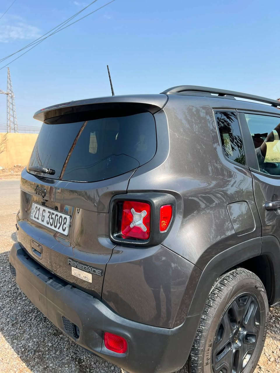 السلام عليكم اخوتي
� للبيع جيب رينيجيد 2020 🚘

🔹 موديل 2020
🔹 ماشية 91 ألف
🔹 رقم السليمانية
🔹 تحويل ثاني يوم
🔹 محرك، كير، صدر، وتبريد كله مكفول
🔹شواصي ولغد مكفول
🔹 نص فول
🔹 حادثها قطعتين مثل موضح بالصور
ديالى بعقوبة الهاتف:***********

125💵 وبيه مجال
