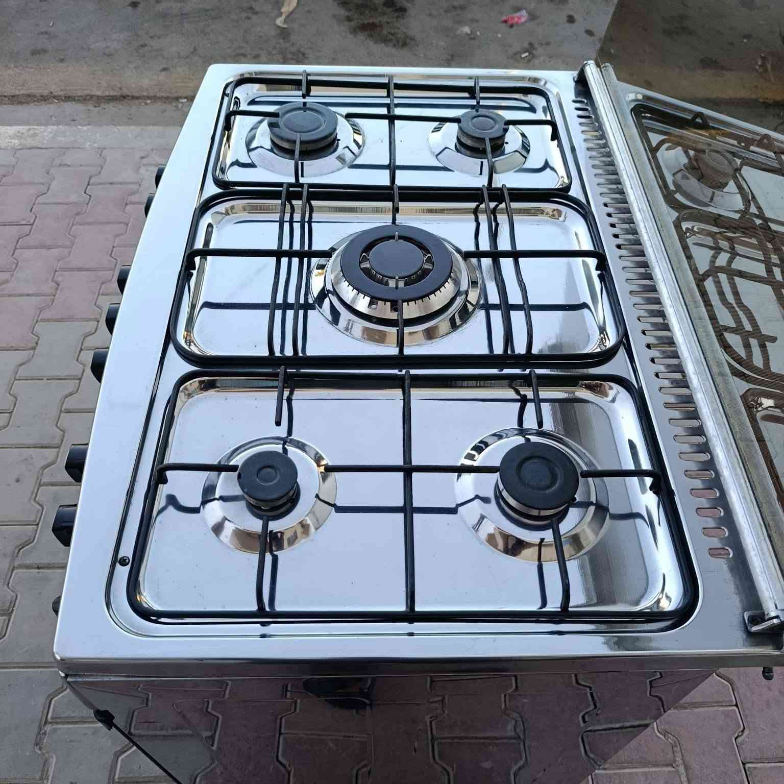 طباخ سل ستيل مستخدم
الوجه مقوس يجي 
قياس 60×90 ايطالي باب الاول 
نظام نوزل
 يشتغل الفرن الفوك والجوة سوة
مكاني بعقوبة كاطون الرازي ***********
السعر 350 وبي مجال بسيط
