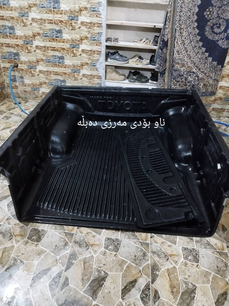 *********** كالار, السليمانية

نص مكتوب في الصور:
- بالى نيسان شه ريكه
- ناو بودى نيسان 4 قوله و شه ريكه
- ناو بودی مه رزی ده بله
- بالی مه رزی 16 بؤ 25
- ناو بودی نیسان شه ریک
- ناو بودی مه رزی 5 قولو
- ده عامی مه رزی
- ده عمی مه رزی 16 بو 25
- ده عه می نیسان شه ریکه