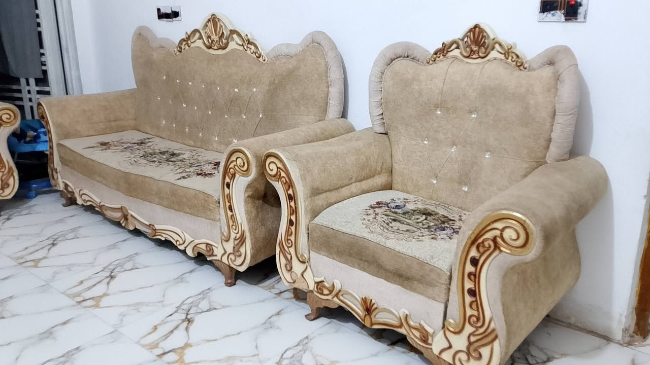 طخمين للبيع جديد!! سعر الدبل سفنج 150 وبي مجال سعر الملگي 300,وبية مجال للتواصل فقط واتساب ***********
