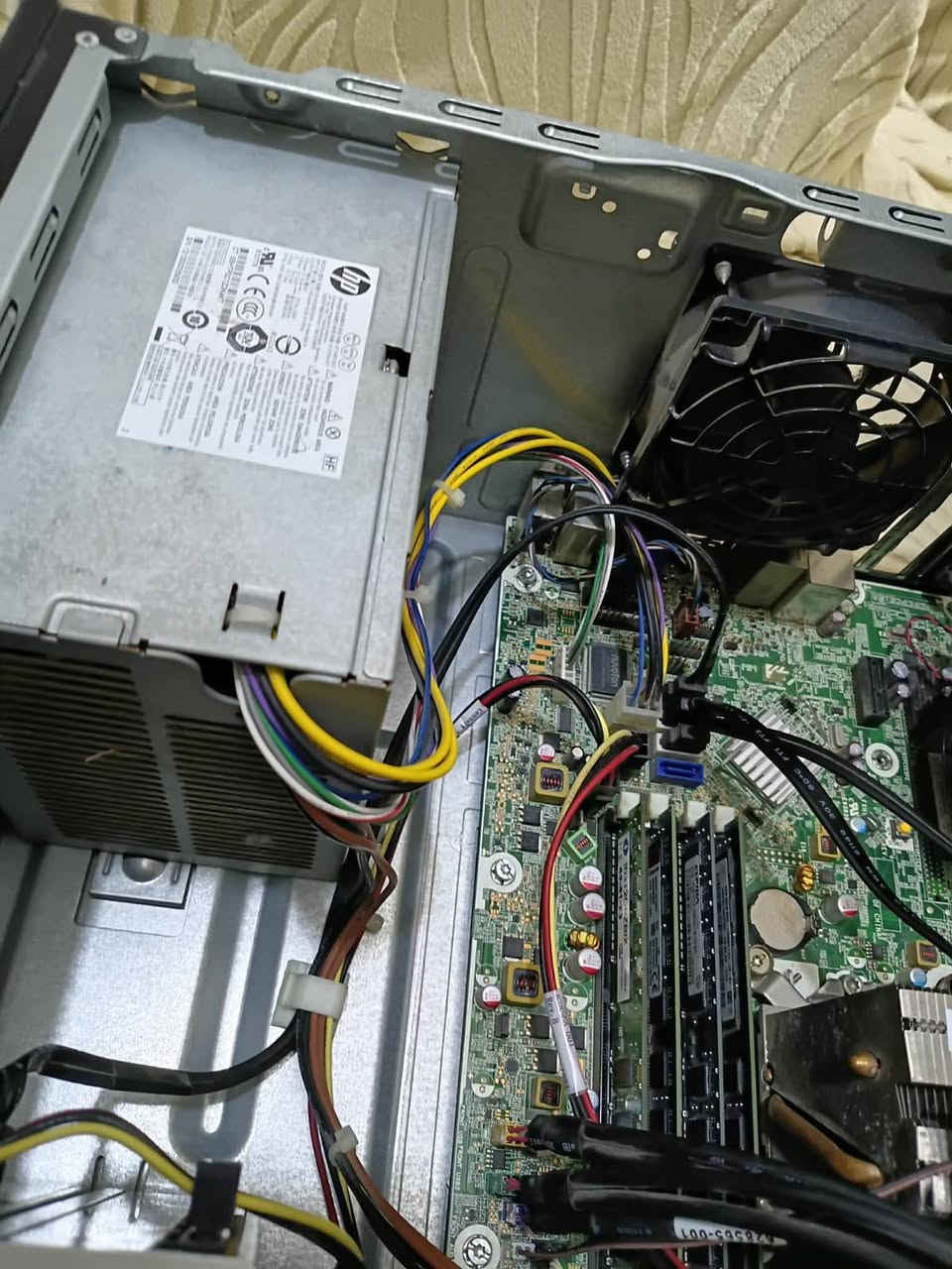 كيس HP
CORE I3 3320
GTX 1050 2 GB
Ram 12 GB ddr3
ssd 128
hdd 500
power 240 watt hp

السعر 140 شامل اجور التوصيل شرط الشغل والفحص
***********
