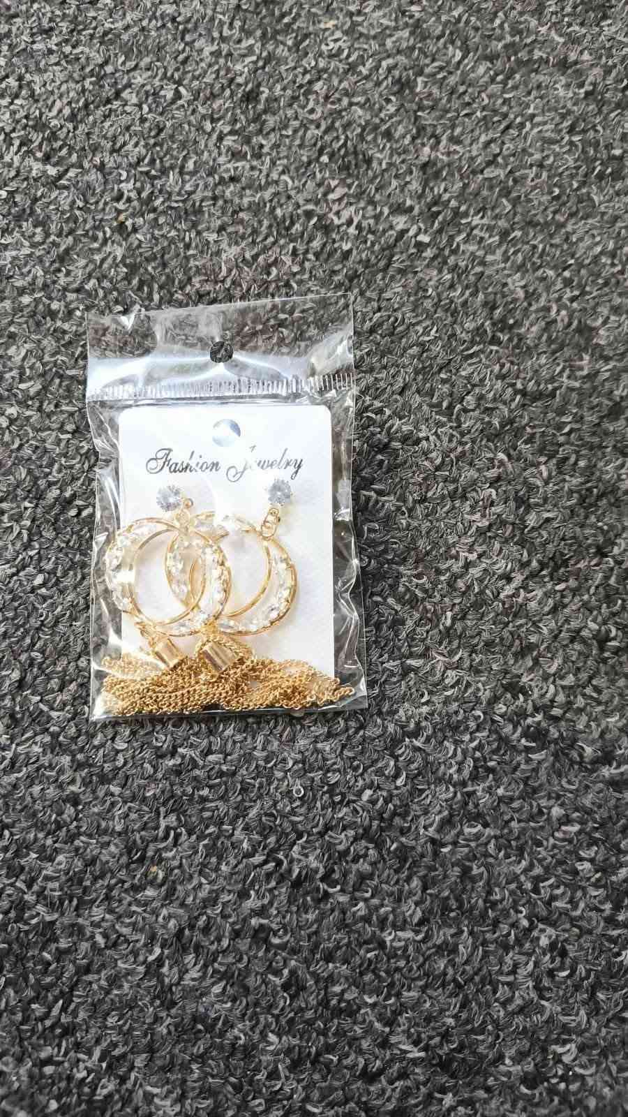 بنات شلعه تراجي كرستال ١٦٢ قطعه
سعرهن قفل بدون عموله ب  ٥٠ الف 
العنوان الديوانيه الجمهوري توصيل موجود
