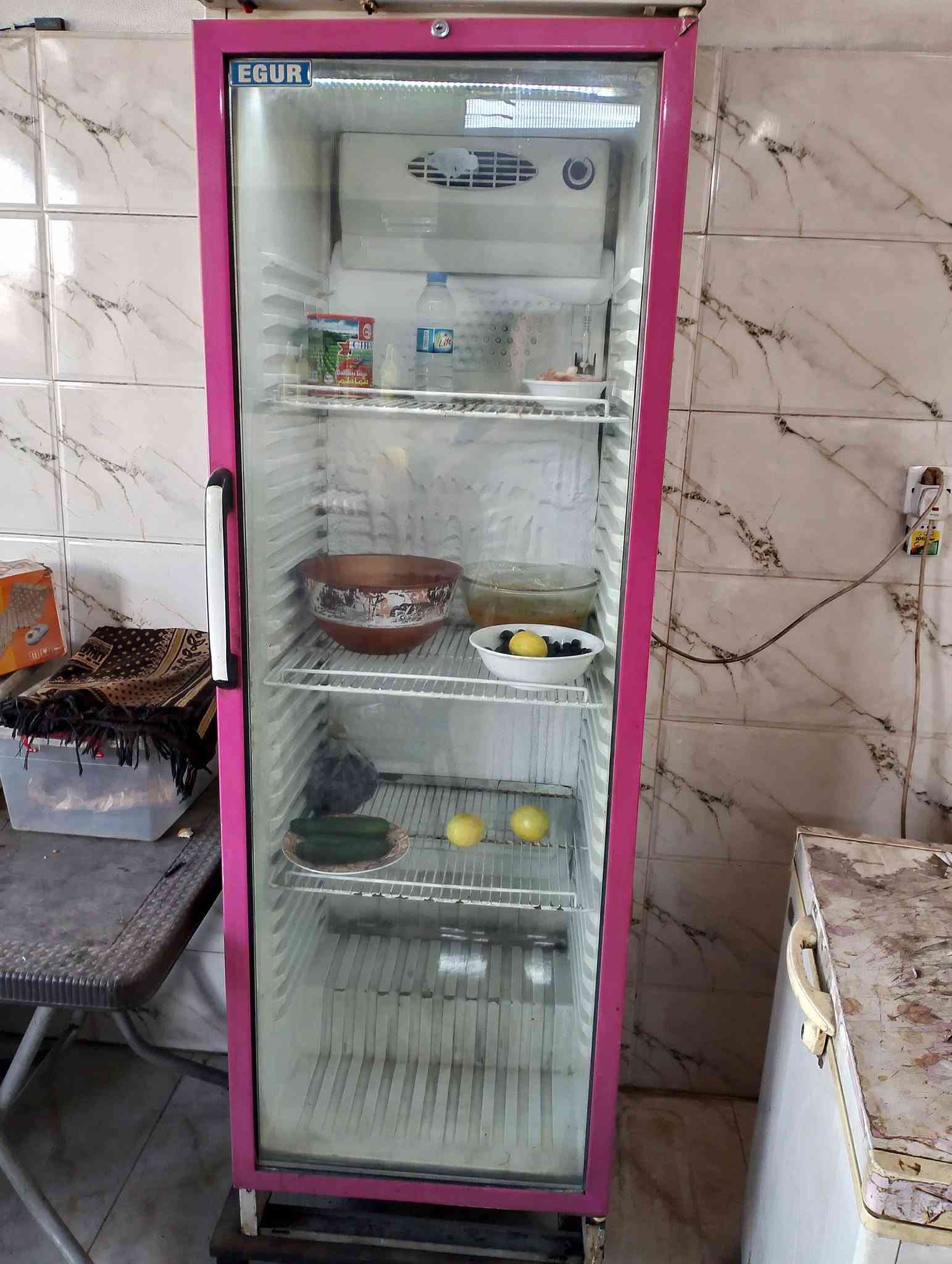 ثلاجة • أجهزة منزلية