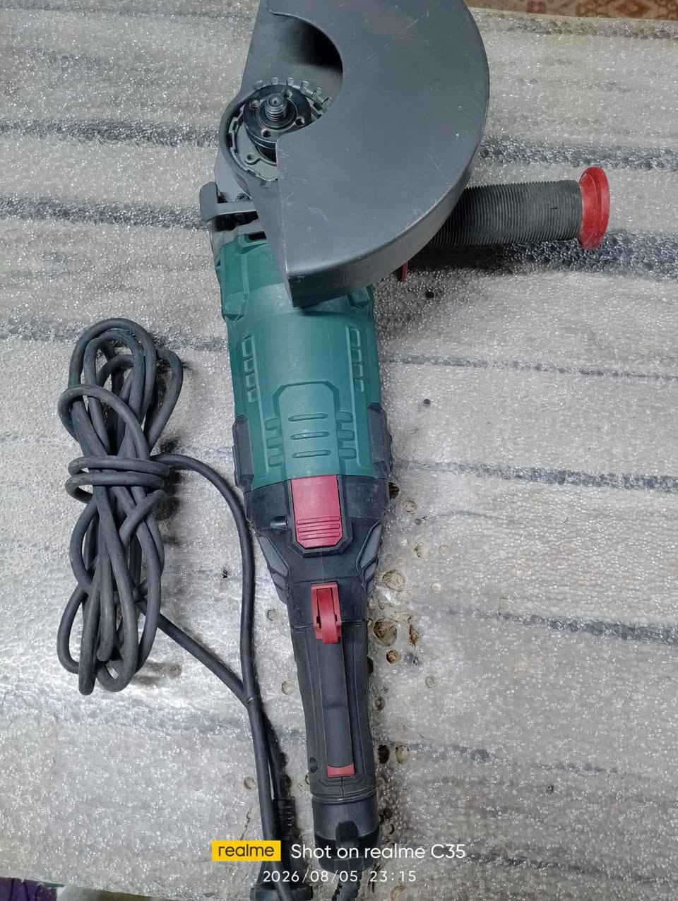 سلام عليكم كوسره حجم 230 سعر 40الف خباط ماده شحن 20الف بدون شاحنه بدون بطاريه انباكت 35الف موجود بطاريات اربعه انبير و2,انبير توصيل 5تالف متواجد وات ساب ***********
