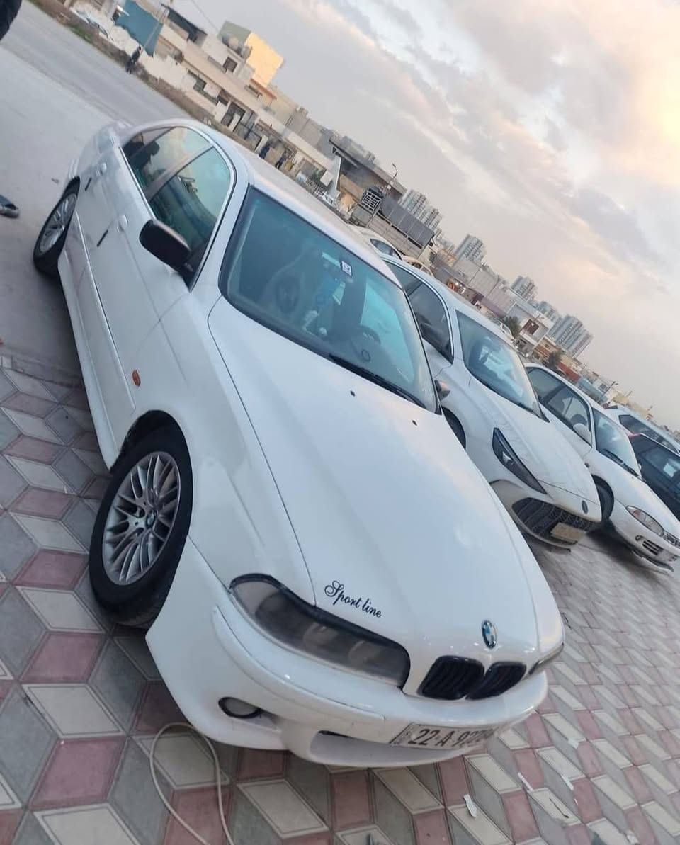 سلام عليكم صقر موديل 97
محرك كير نضيفه 
تخم تاير جديد 
سنويه بسمي 
سياره كاعده حلوه سياره مال بيت 
صبغ عام بيهه ضربه جاملغ خلفي بي معجون 
بدون مراوس بيع فقط 
مستعجل عله بيعتههه
***********
او خاص
