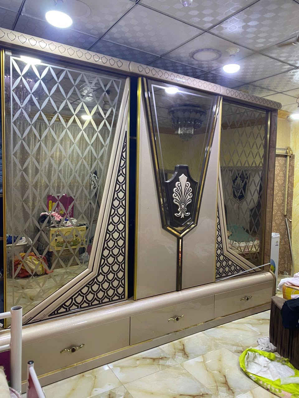 غرفه ايطالي لبيع لبكان لبصره ***********
