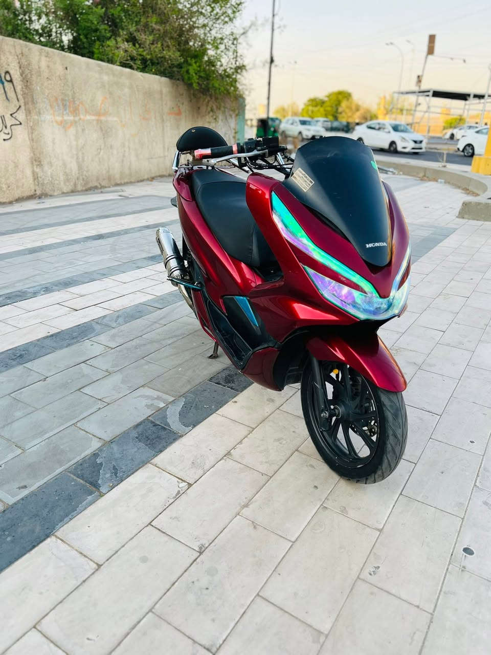 السلام عليكم دراجه pcx جيل الثالث ياباني  مكينه 150  دراجه مكفوله كفاله عامه مال رمبه حساس ازدحام حساس ستان تتدفئة بل يدات لد أمام لد خلفي مكينه برغي ممفتوح بيه شلعه معدل فول مال جناي دراجه تتعب تكول جديده ماشيه 27 حقيقي على ايدي كتلوكات الرمبه بيه السعر مليون 850 وبيه مجال العنوان بغداد ‭***********‬ الهاتف
