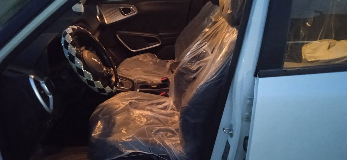 السلام عليكم .كيا صول للبيع موديل 24 فئة s رادار امامي خلفي شاشه كبيره توقف ذاتي مواصفاتها معروفة حادثها حلو كير مكينة مكفولات حدادية مكفوله ماشية 28 الف كيلو سونار موجود بالصور مكاني حله حي المهندسين *********** سعرها 155 وبيها مجال
