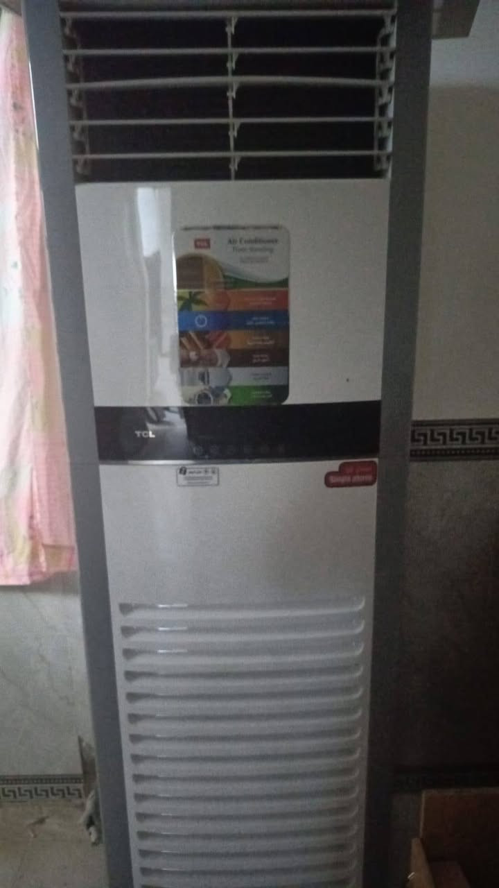 سبلت كنتوري ٣ طن TCL نضيف وع الفحص وسعره مناسب
***********
