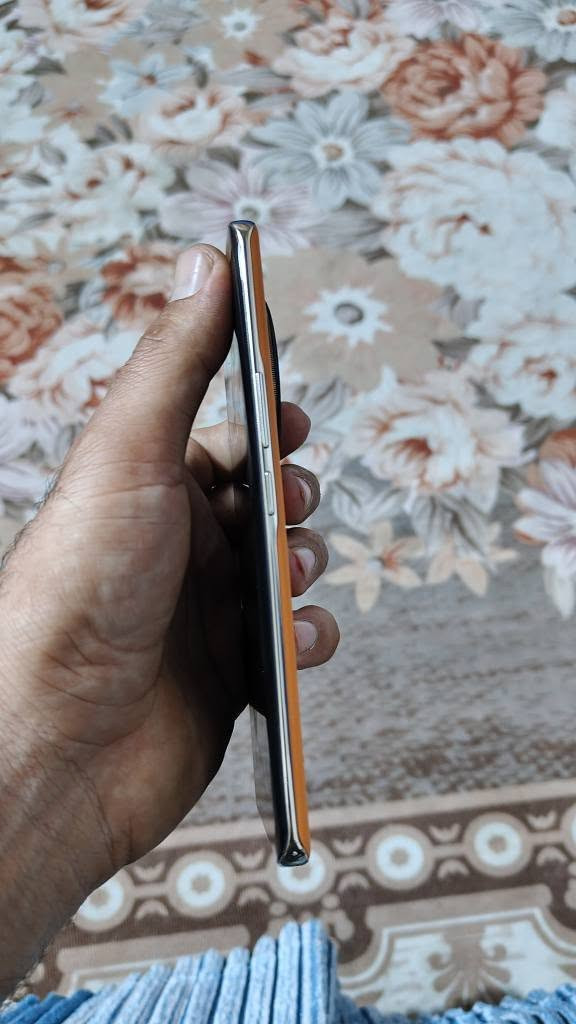 موبايل Honer X9C جهاز جديد نظيف 100% بس بي فطر زغير بالظهر للبيع ب 300 وبي مجال للاستفسار *********** عمارة, ميسان
