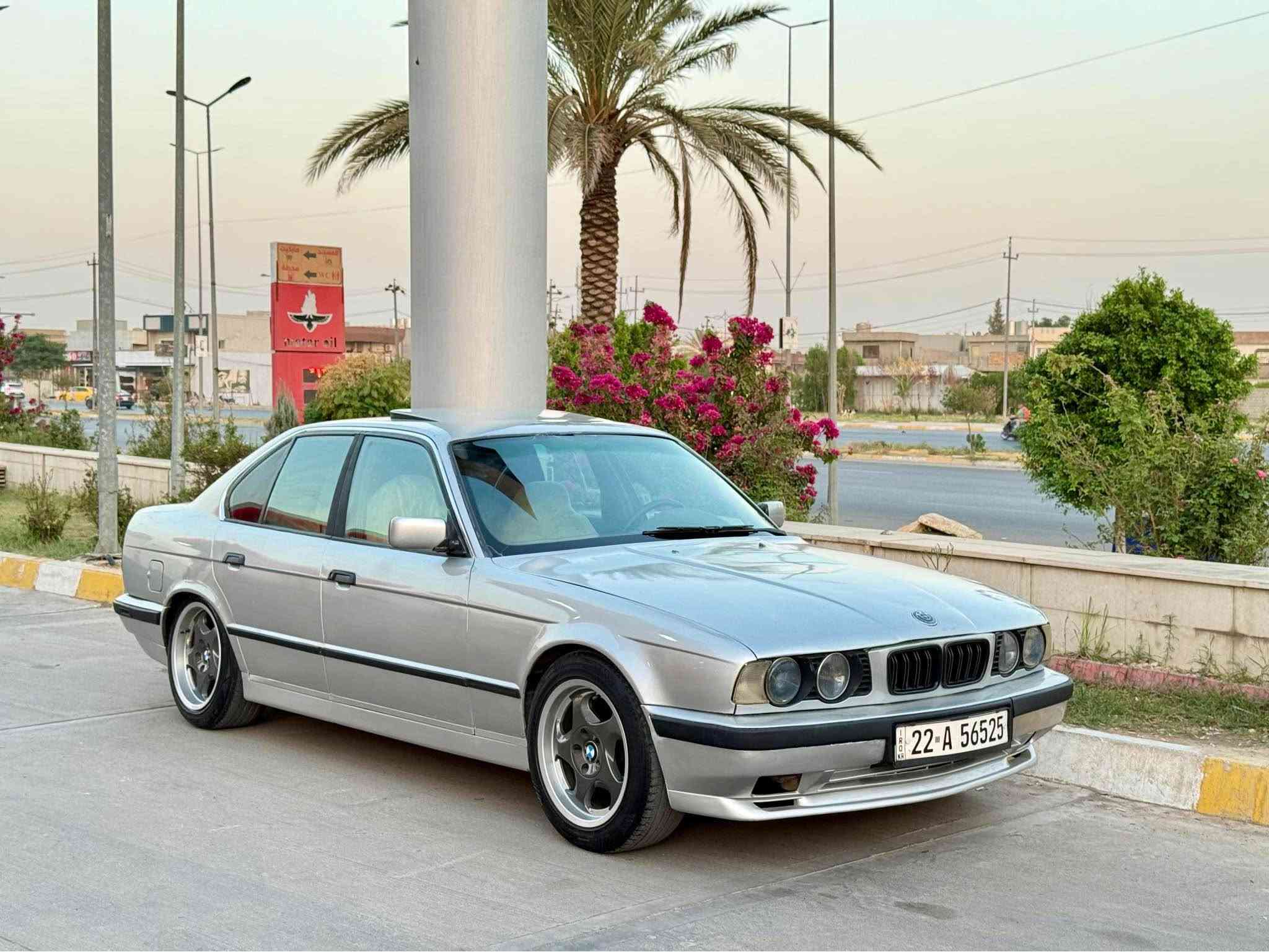 بي ام دبليو موديل 1991 
حجم محرك  525 ( كير اوتوماتيك )

سعرا  52 قفل قفل
مكان كركوك داخل المدينة

سيارة مصبوغ عام لجمالية 
فول مواصفات سلايد داخل رصاصي و اوتوماتك كير محرك شرط 

سنوية رقم هزة كلهم جديد لحد 2030
شرط تحويل و وكالة

 اسيا  ***********
 كورك *********** كركوك, العراق
