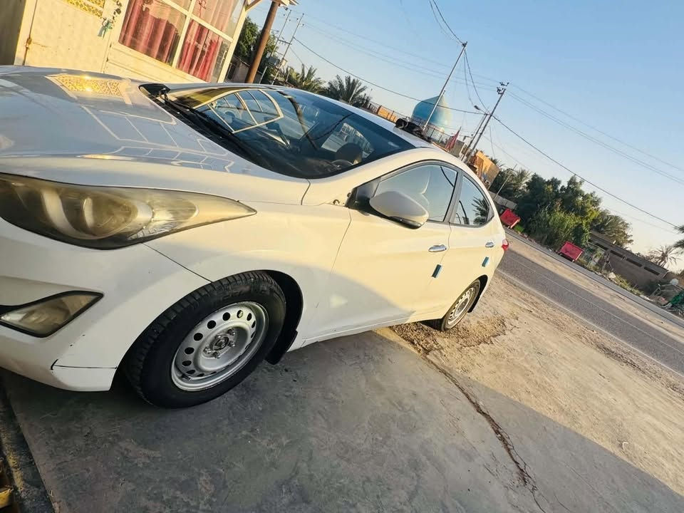 السلا عليكم
الانترا خليجي موديل 12 محرك 1800 السياره بيها سونار كير ومكينه مكفولات السياره مابيها اي دواخل حداديه جديده صار 4 ايام من كامله السياره جاهزه تبريد شغال ب95 وبيها مجال 
***********
مكاني النجف وترهم مراوس بالانترا 17 او 18 او 20 بس كون وارد امريكي
