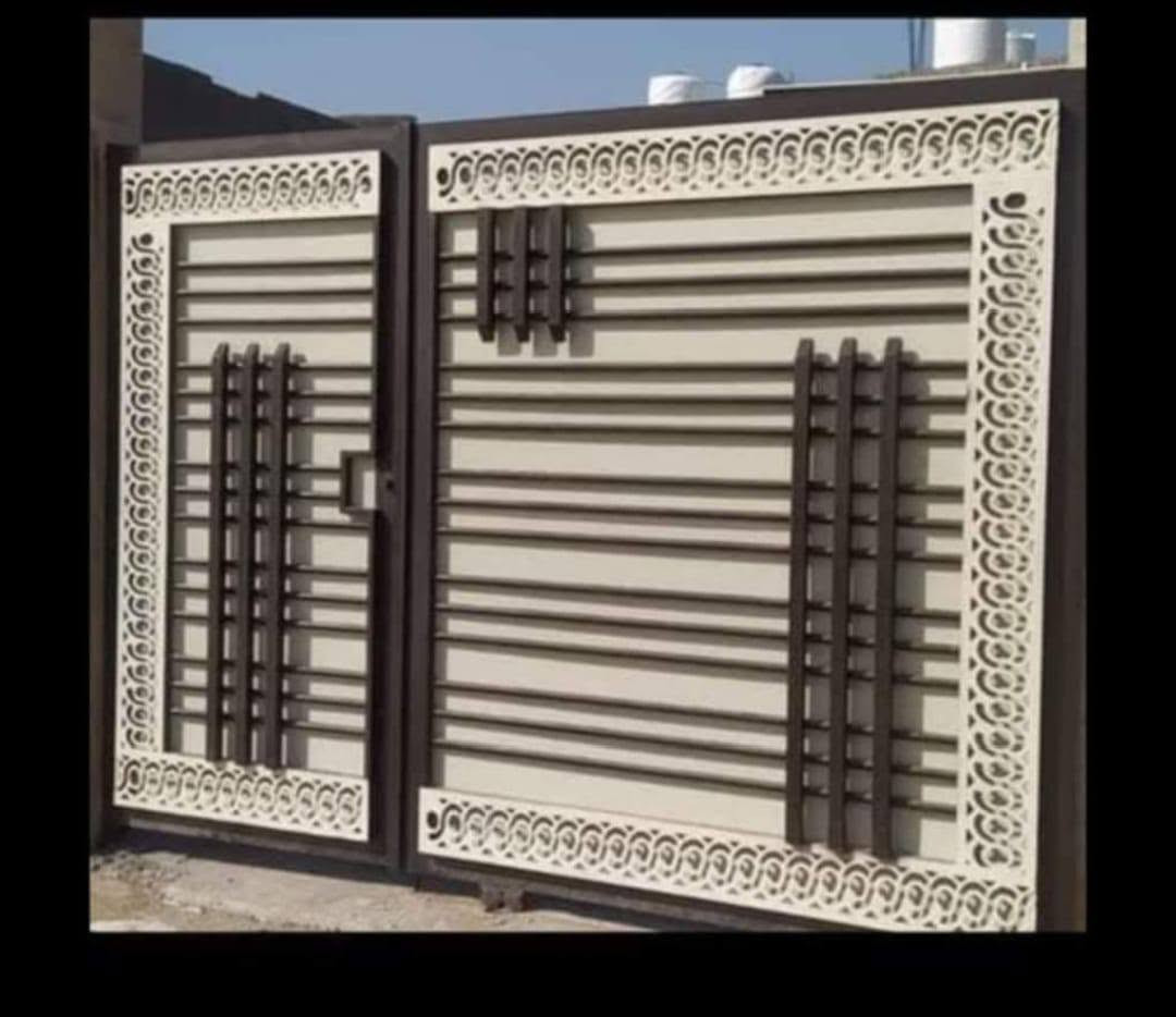 السلام عليكم  
بوب سياج سلايت و طلاقتين مستخدم وجديد سندويج مستخدم  شيلمان جيكي  بوري ثقيل بي ارسي  شبابيك سوكي  زاويه ثقيل   @

نص مكتوب في الصور:
- حداده وسام البيعيجي
- لتواصل ***********