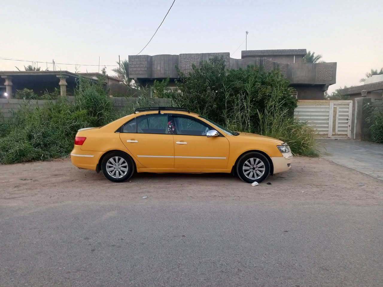 السلام عليكم سونتا موديل 8 امريكي منضومه غاز تبريد شعندك مراوس نزل ***********
