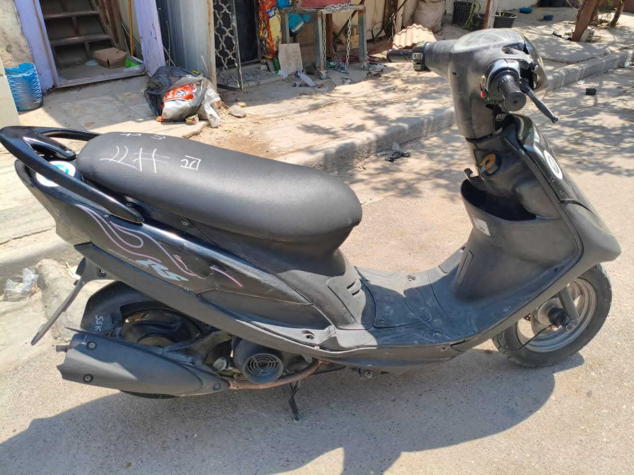 هذني ثلاث دراجات شلع ابيع بسعر مليون و 800 
1800
والي يريد وحده منهم هم ابيع نضافة شرط 
اوراق معرض ورقم الشاصي ومكاتبة 
مكاني كربلاء  باب بغداد 
للتواصل *********** او مراسلة علئ الواتساب فقط مراسلة
