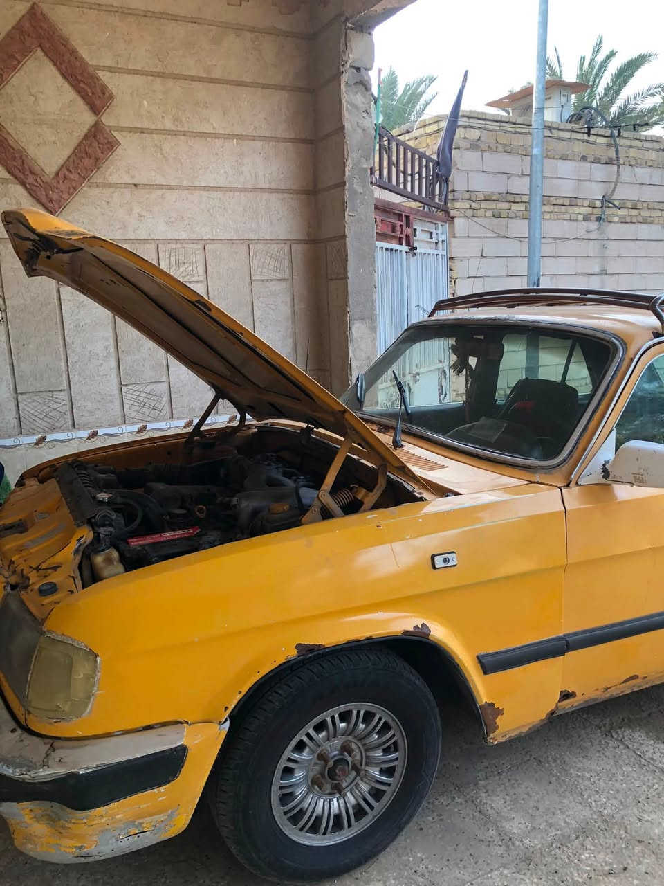 سياره فولكا رقم ذي قار سنويه توها ساقطه صارلها سنه مكينه ففتي خير من الله تبريد عوزه بس غاز محور سيدان كله تخم تاير جديد باتري جديد سياره بس الكير بيه ضعف شويه سعر ١٨ مكاني سوق الشيوخ للاستفسار الاتصال ***********
