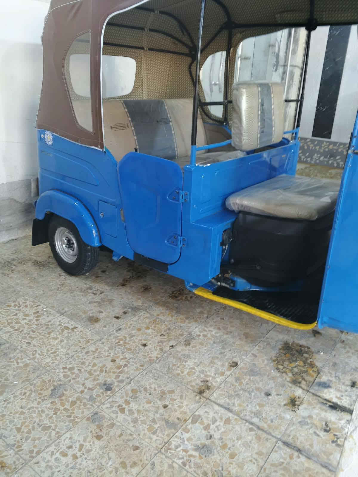 سلام عليكم تكتك للبيع موديل 22 مكان كربلاء مكلف بلنشر ***********/***********
