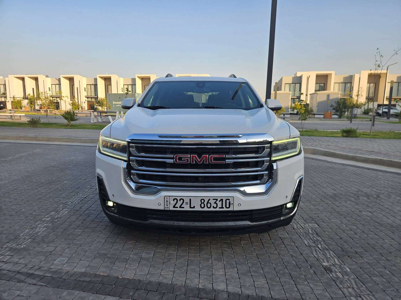 Gmc Acadia SLE 2023 
وارد أمريكي 
مواصفات SLE
🔹️محرك 4 سلندر 2.0 توربو 
◼️كير 9 سرعات 
◼️شاشة تدعم أندرويد أوتو + أبل كار بلي
◼️تبريد ٣ قطع 
◼️بصمة ع أربع أبواب 

🛡أنظمة السلامة ومساعدة السائق 
🔸️نظام تنبيه من التصادم الأمامي 
🔸️فرملة طوارئ تلقائية 
🔸️نظام تنبيه مغادرة المسار + نظام محافظة ع المسار 
🔸️نظام النقطة العمياء
🔸️ كامرة خلفية 

ماشية 23 ألف فقط 

مرقم أربيل بأسم شركة تريد وكالة أو تحويل 
مكان السيارة بغداد مجمع بدور السكني 

رقم الشاصي مُرفق 
1GKKNKL45PZ215940
للإستفسار 
*********** إتصال أو واتساب
