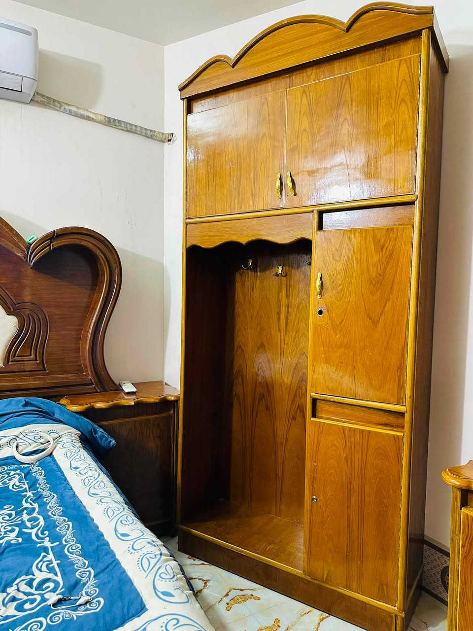غرفه نوم للبيع صاج  سعرها مليون وربع وبيها مجال ***********

