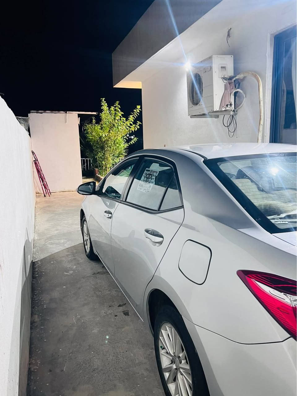 کرۆلای ٢٠١٥ خەلیجی مواسەفاتی SE 
پارچەیک و دوو پەڵەی پێوەیە
سەیارەکە هەتا بڵی جوان و پاکە 
گێڕ و مەکینە و هەموو شتیکی بەشەرت
تەحویل و بەناوکردن بەشەرت
بۆ زانیاری زیاتر پەیوەندی بکەن بەم ژمارەیە
***********
*********** شمشمل, السليمانية
