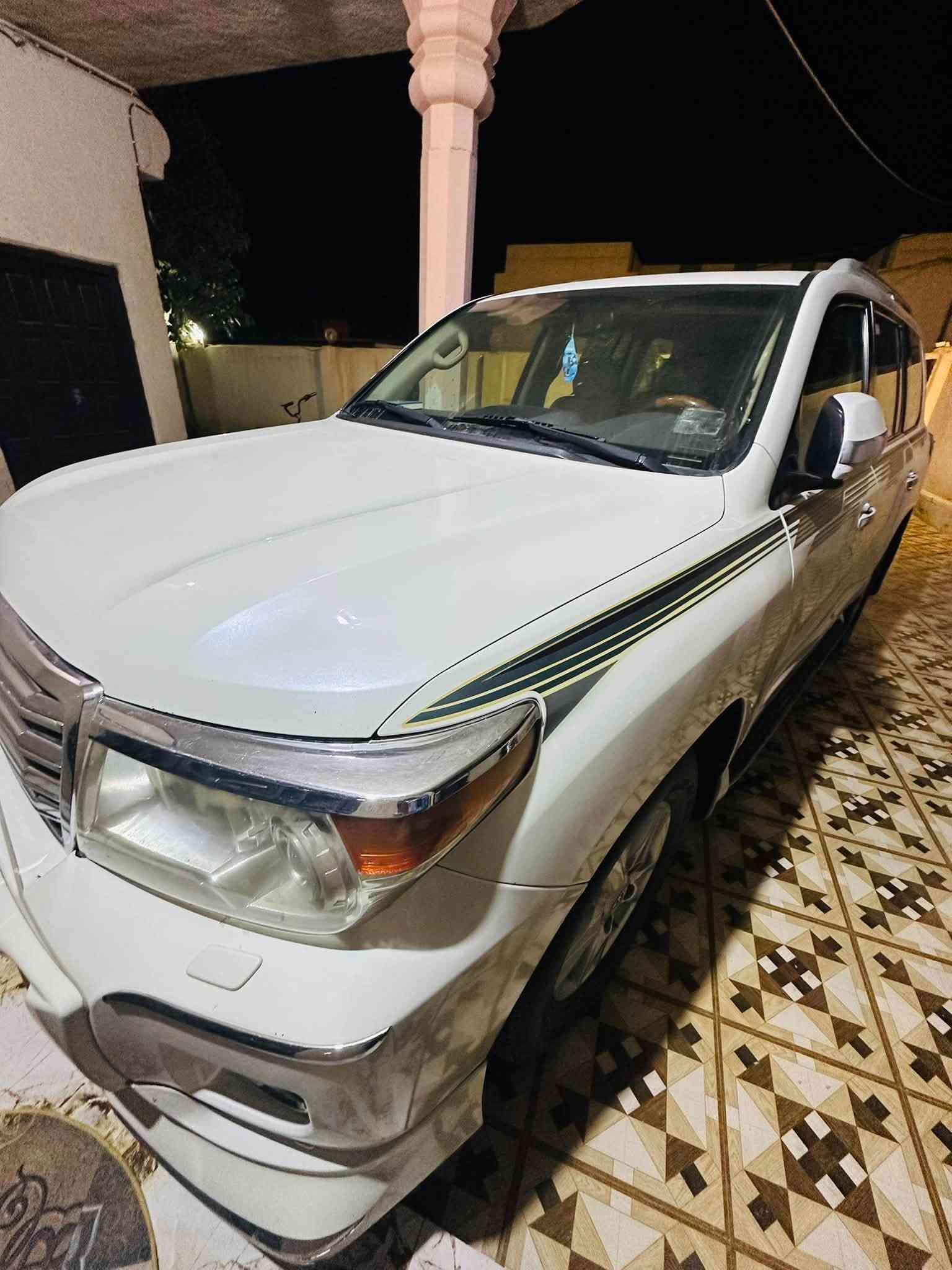 لاندكروز بريم • ٢٠١٤ • رقم بغداد